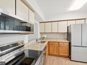 187 Saint Johns Square, Sterling VA 20164