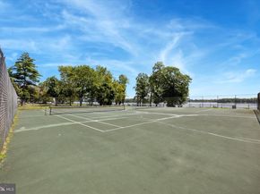 47201 Delaire Landing Road 201, Philadelphia PA 19114