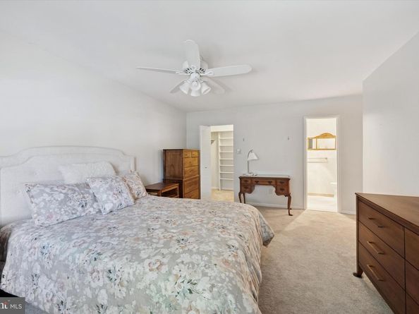 47201 Delaire Landing Road 201, Philadelphia PA 19114