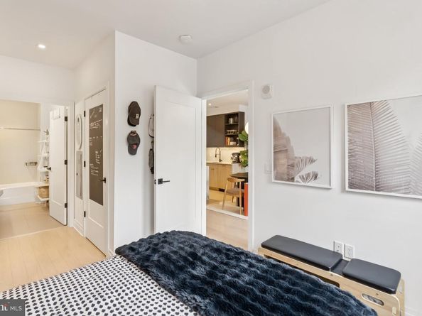 900 11TH Street SE 106, Washington DC 20003