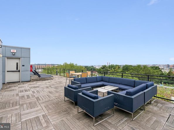 900 11TH Street SE 106, Washington DC 20003