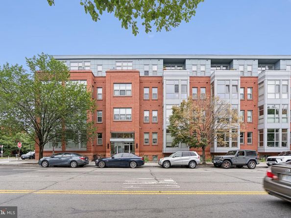 900 11TH Street SE 106, Washington DC 20003