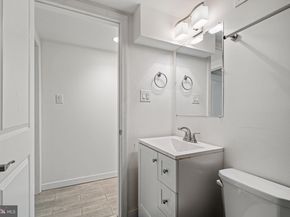 802 N 16TH Street, Philadelphia PA 19130