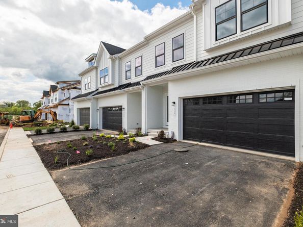 217 River Trail Circle, King Of Prussia PA 19406