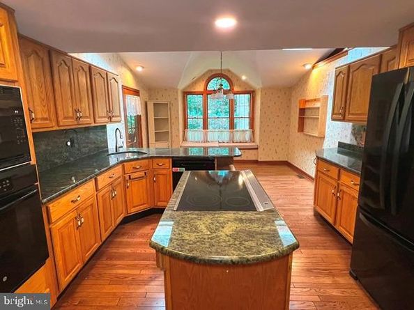 690 Old School House Drive, Springfield PA 19064