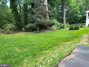 690 Old School House Drive, Springfield PA 19064