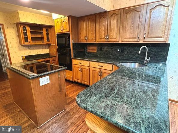 690 Old School House Drive, Springfield PA 19064