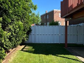 813 Green Valley Drive, Philadelphia PA 19128