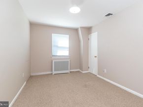 813 Green Valley Drive, Philadelphia PA 19128