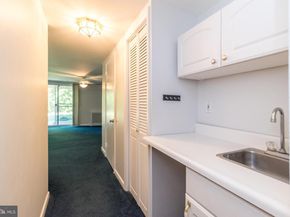 813 Green Valley Drive, Philadelphia PA 19128