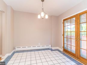 813 Green Valley Drive, Philadelphia PA 19128
