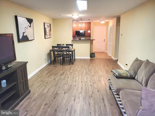 3176 Summit Square Drive 4A3, Oakton VA 22124