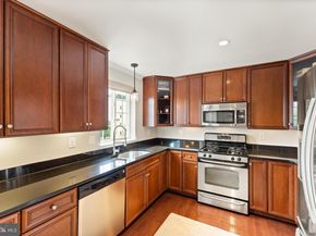 4089 S Four Mile Run Drive 404, Arlington VA 22204