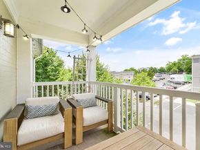 4089 S Four Mile Run Drive 404, Arlington VA 22204