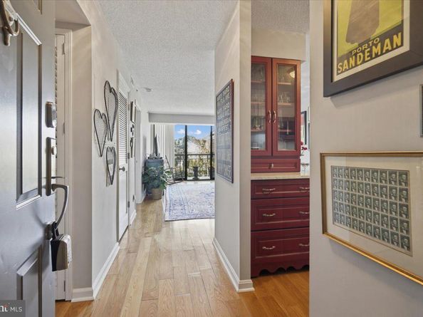 1200 Braddock Place 205, Alexandria VA 22314