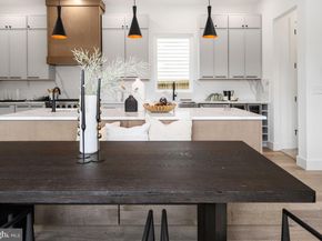 2001 N George Mason Drive, Arlington VA 22207