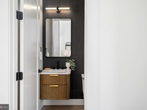 2001 N George Mason Drive, Arlington VA 22207