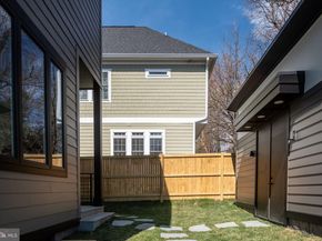 2001 N George Mason Drive, Arlington VA 22207