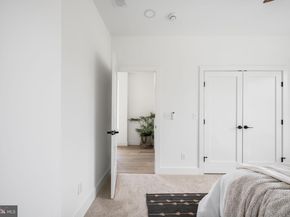 2001 N George Mason Drive, Arlington VA 22207