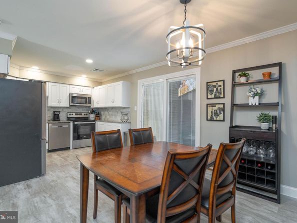 122 Garrison Court, Langhorne PA 19047