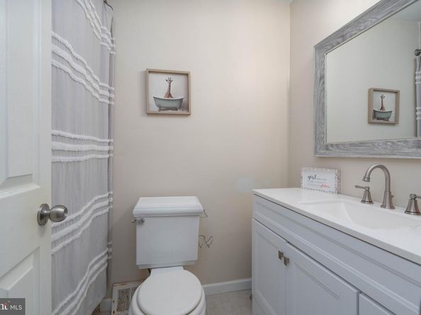 122 Garrison Court, Langhorne PA 19047