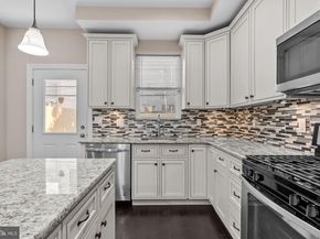 2113 Reed St, Philadelphia PA 19146