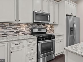 2113 Reed St, Philadelphia PA 19146