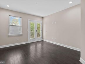 2113 Reed St, Philadelphia PA 19146