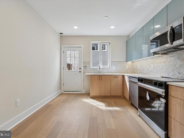 2440 E Harold Street, Philadelphia PA 19125