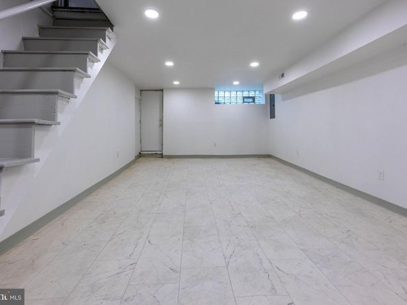 2636 S 72nd Street, Philadelphia PA 19153