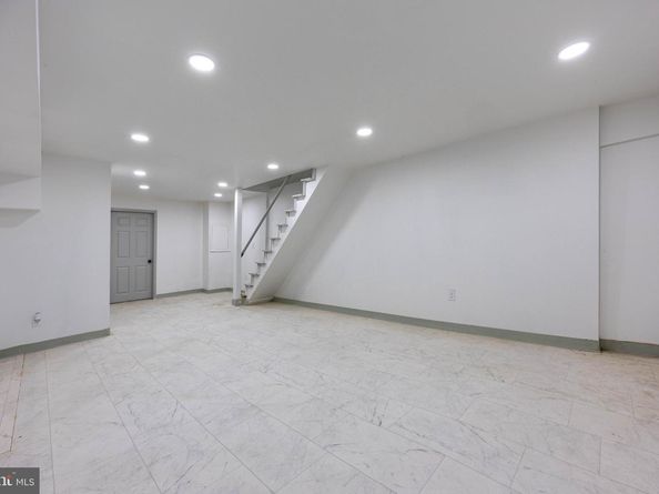 2636 S 72nd Street, Philadelphia PA 19153