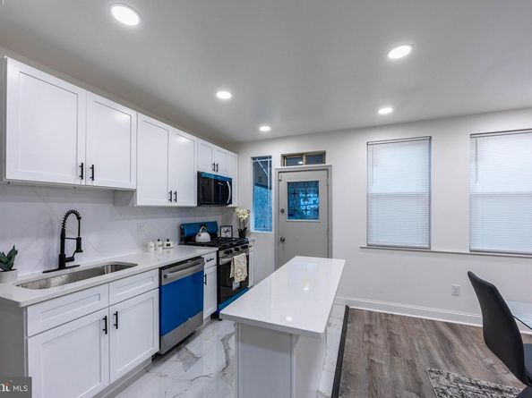 2636 S 72nd Street, Philadelphia PA 19153