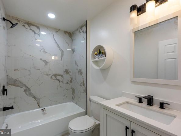 2636 S 72nd Street, Philadelphia PA 19153