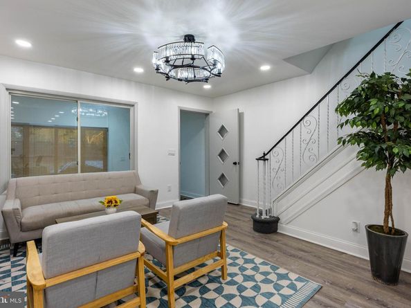 2636 S 72nd Street, Philadelphia PA 19153