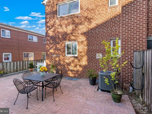 59 E Taylor Run Parkway, Alexandria VA 22314