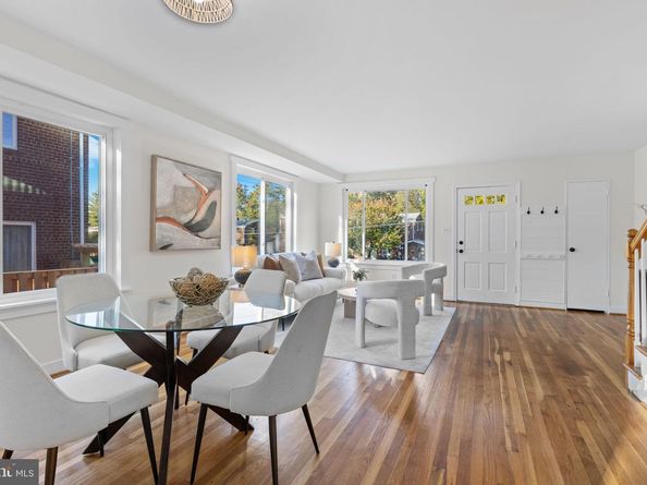 59 E Taylor Run Parkway, Alexandria VA 22314