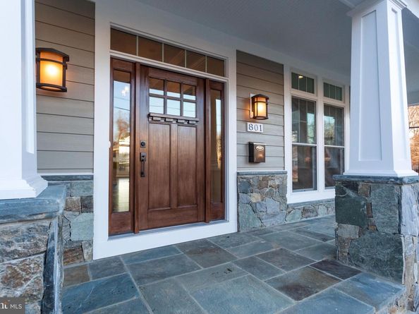 801 Meadow Lane SW, Vienna VA 22180