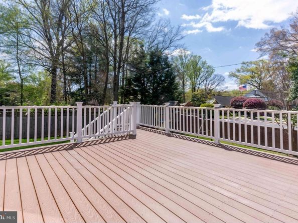 801 Meadow Lane SW, Vienna VA 22180