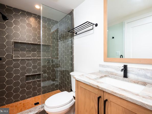4283 38TH Street N, Arlington VA 22207