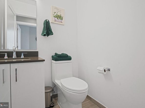 88 V Street SW 807, Washington DC 20024