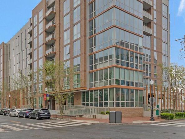 88 V Street SW 807, Washington DC 20024