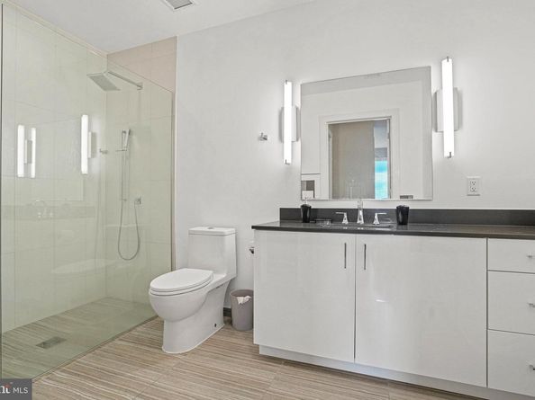 88 V Street SW 807, Washington DC 20024