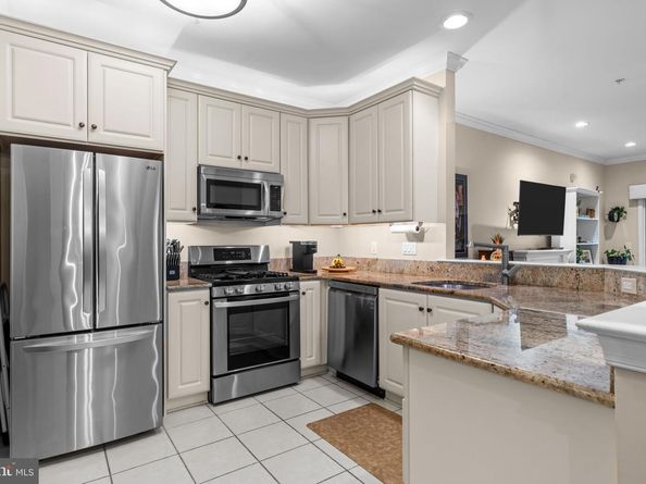 1 Falcon Drive 203, Holland PA 18966