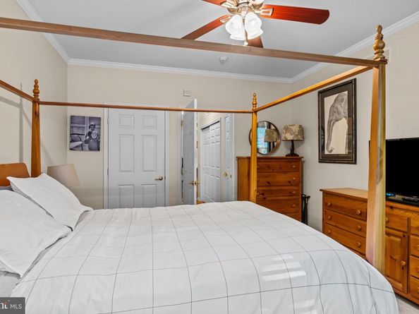 1 Falcon Drive 203, Holland PA 18966