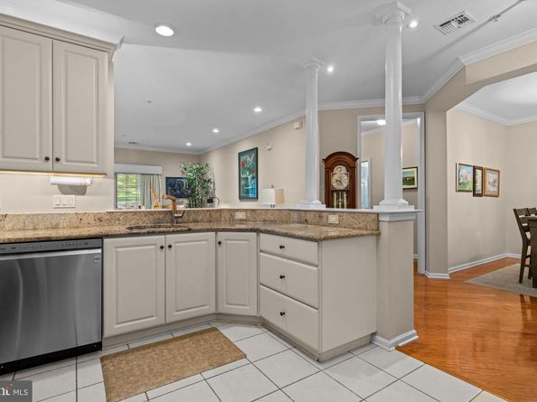 1 Falcon Drive 203, Holland PA 18966