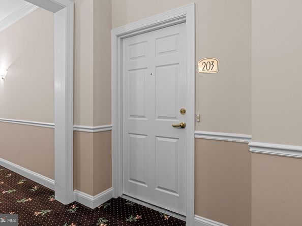 1 Falcon Drive 203, Holland PA 18966