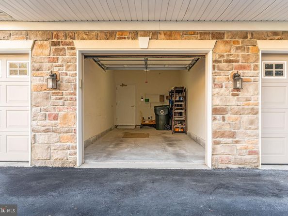 1 Falcon Drive 203, Holland PA 18966