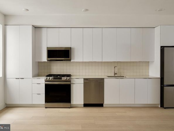 2007 Cambridge Street, Philadelphia PA 19130