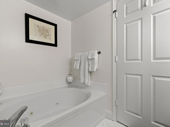 2151 Jamieson Avenue 601, Alexandria VA 22314