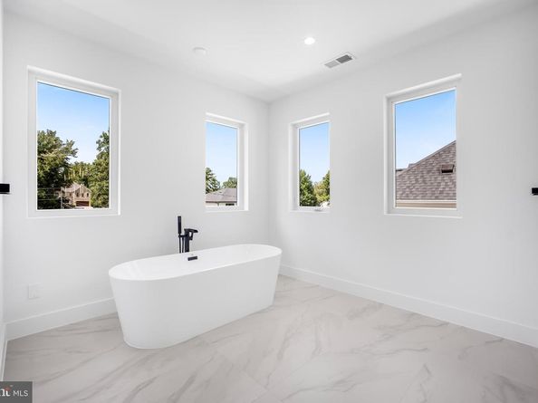 9420 Vernon Drive, Great Falls VA 22066